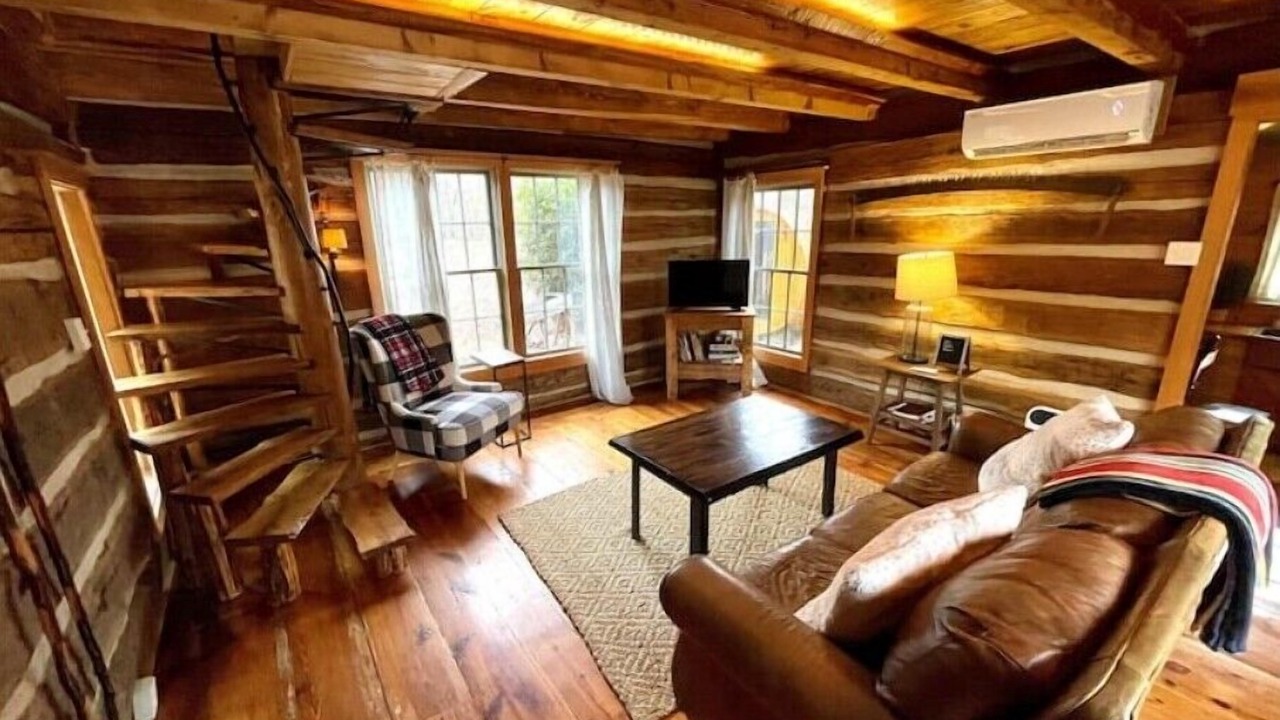 Photo of Livingroom in McCain
