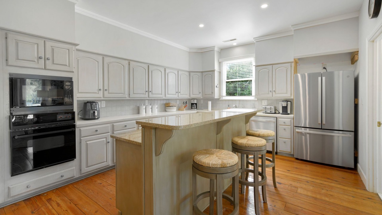 Photo of Kitchen in Debordieu Colony