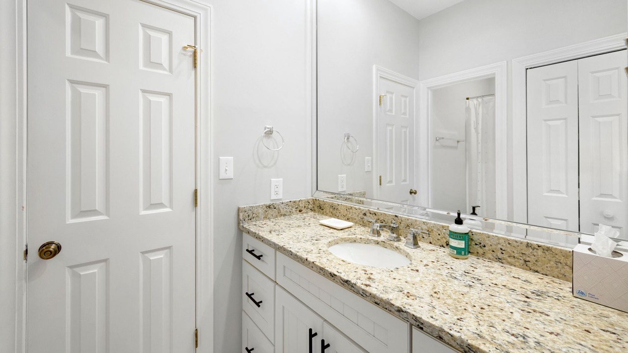 Photo of Bathroom in Debordieu Colony