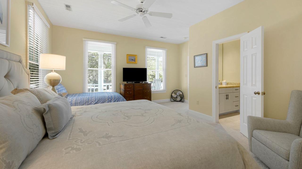 Photo of Bedroom in Debordieu Colony