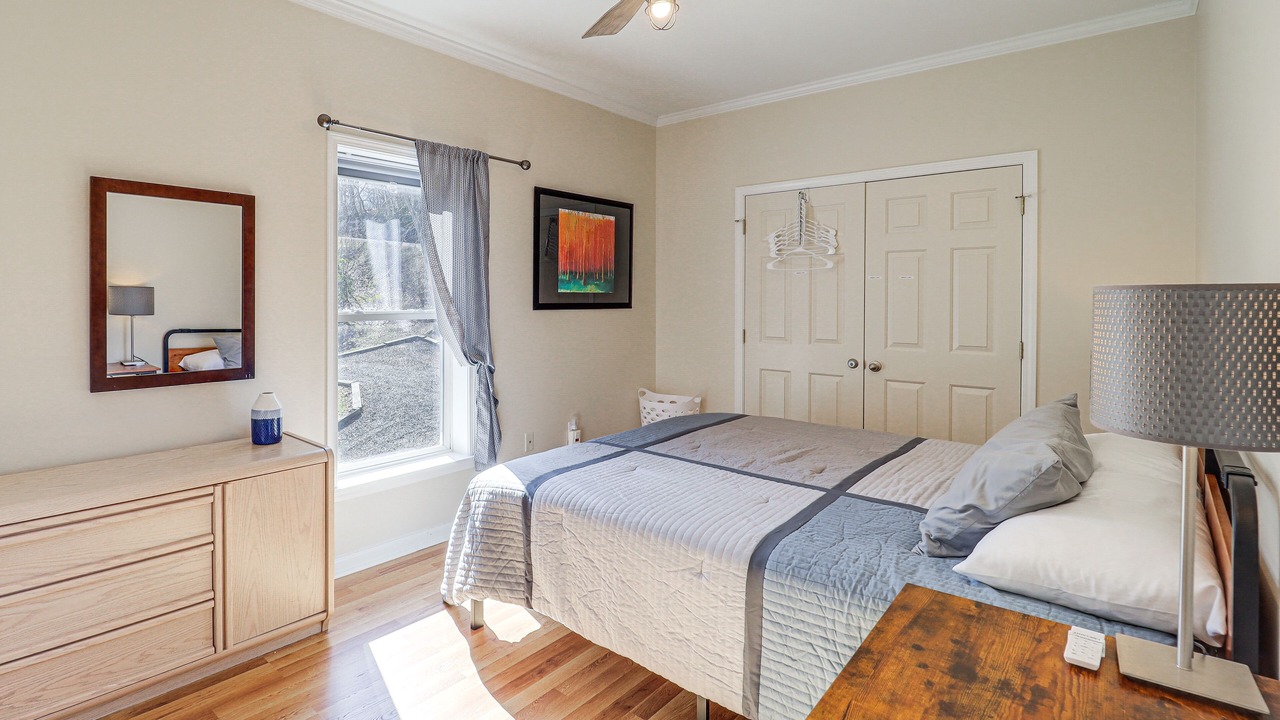 Photo of Bedroom in Frank