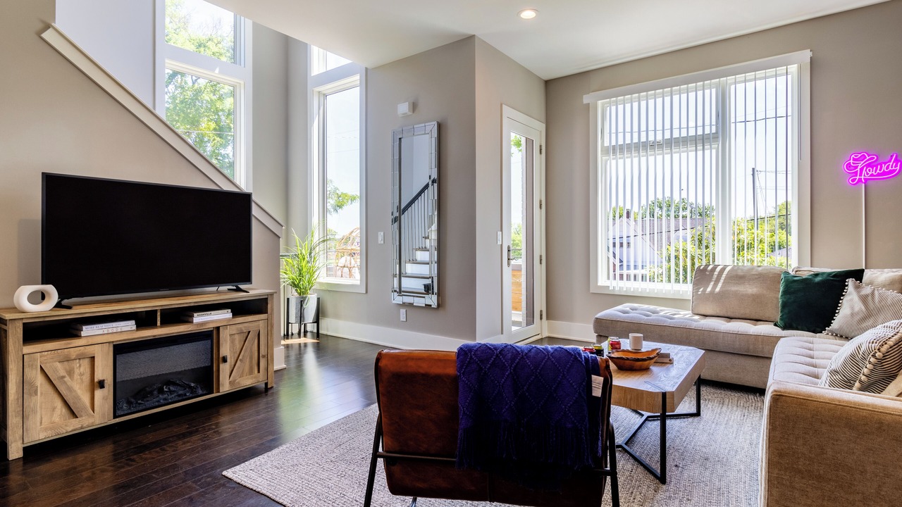 Photo of Livingroom in Historic Waverly