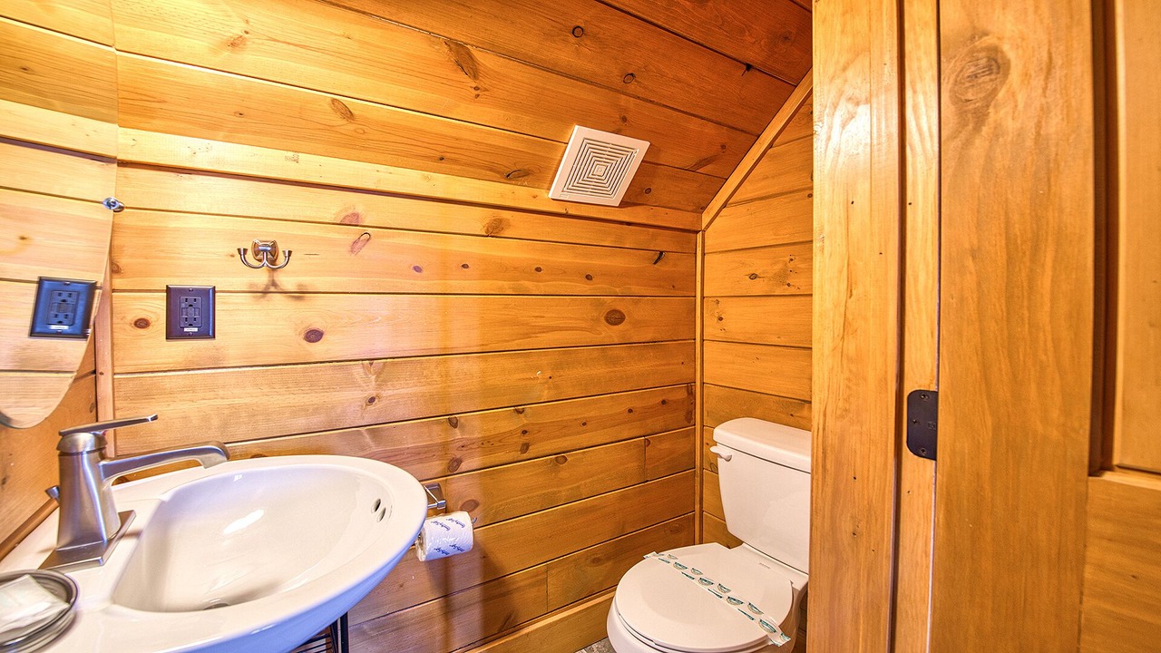 Photo of Bathroom in Maggie Valley