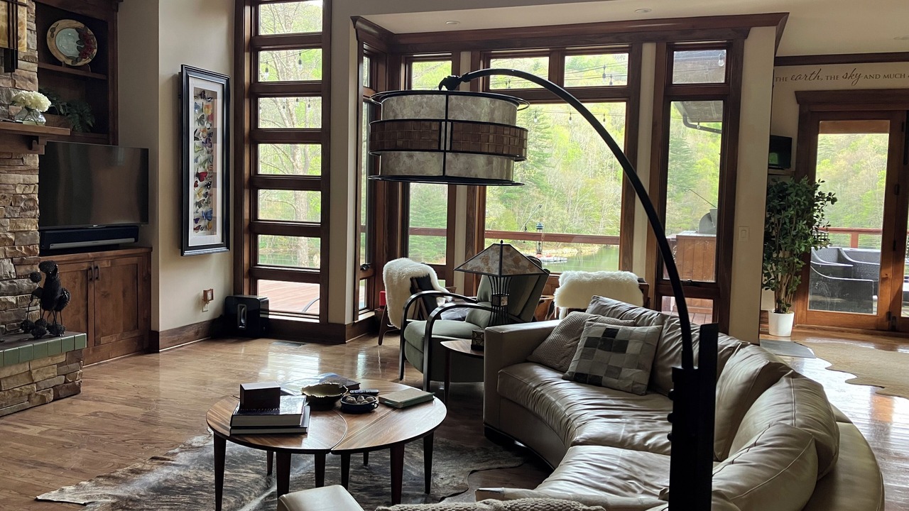 Photo of Livingroom in Cullowhee
