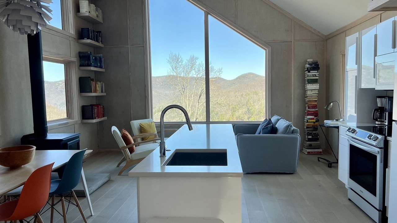 Photo of Bedroom in Scaly Mountain