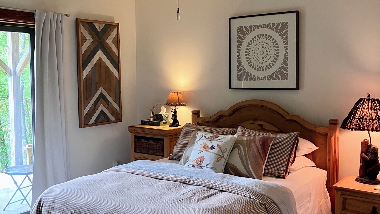 Photo of Bedroom in Lansing
