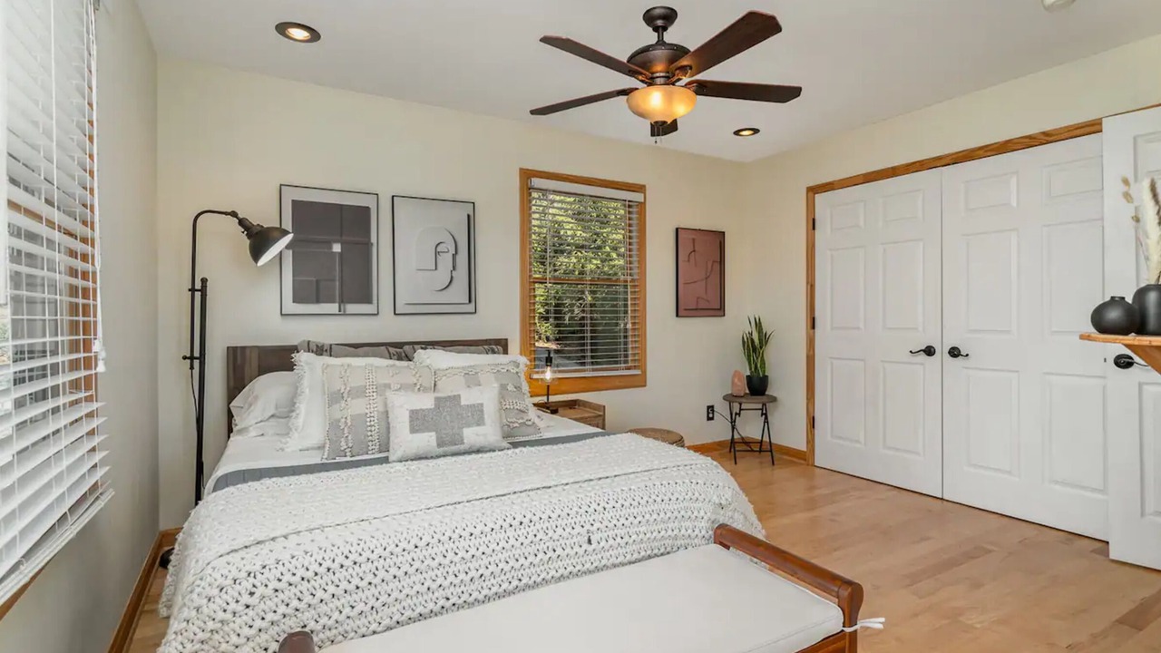 Photo of Bedroom in Old Fort