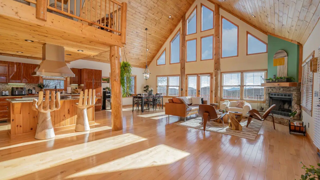Photo of Livingroom in Old Fort