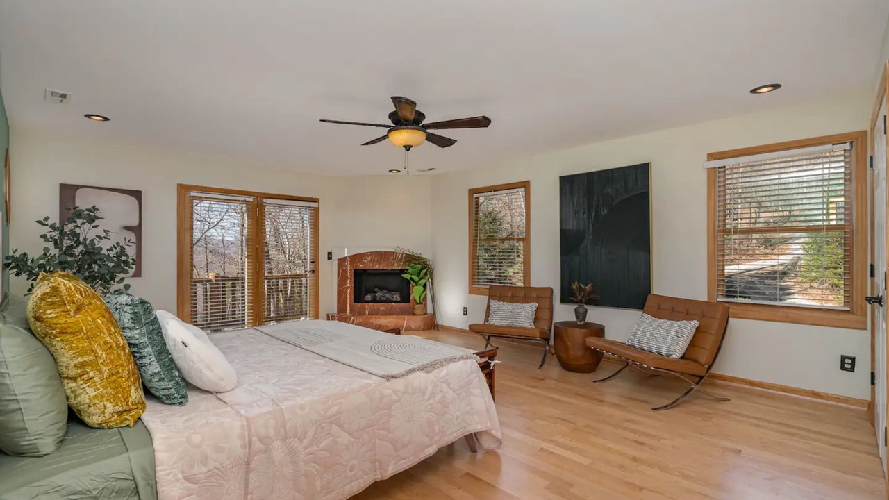 Photo of Bedroom in Old Fort