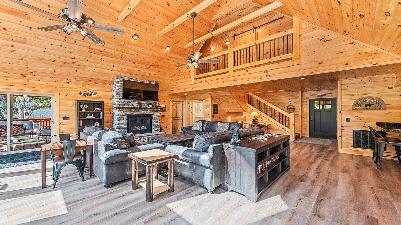 Photo of Livingroom in Maggie Valley