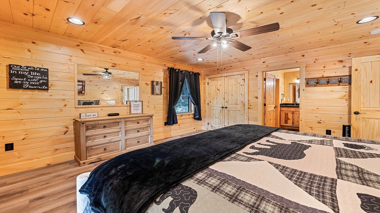 Photo of Bedroom in Maggie Valley
