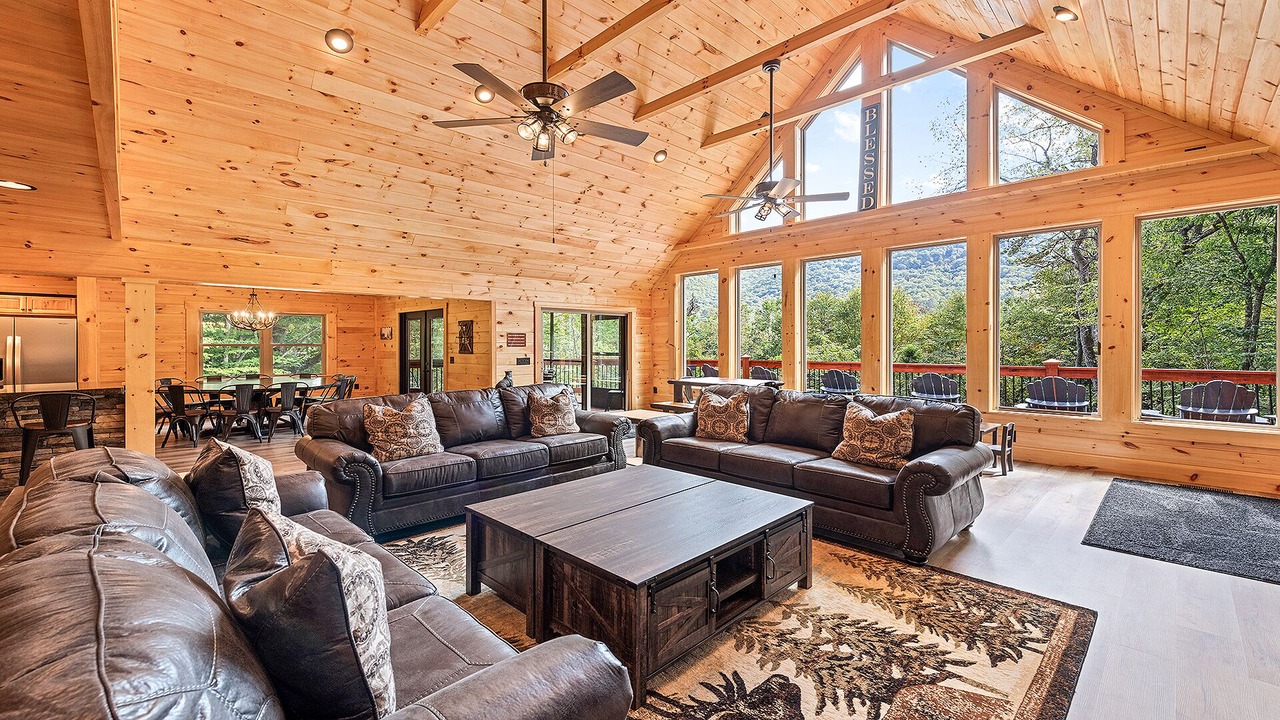 Photo of Livingroom in Maggie Valley