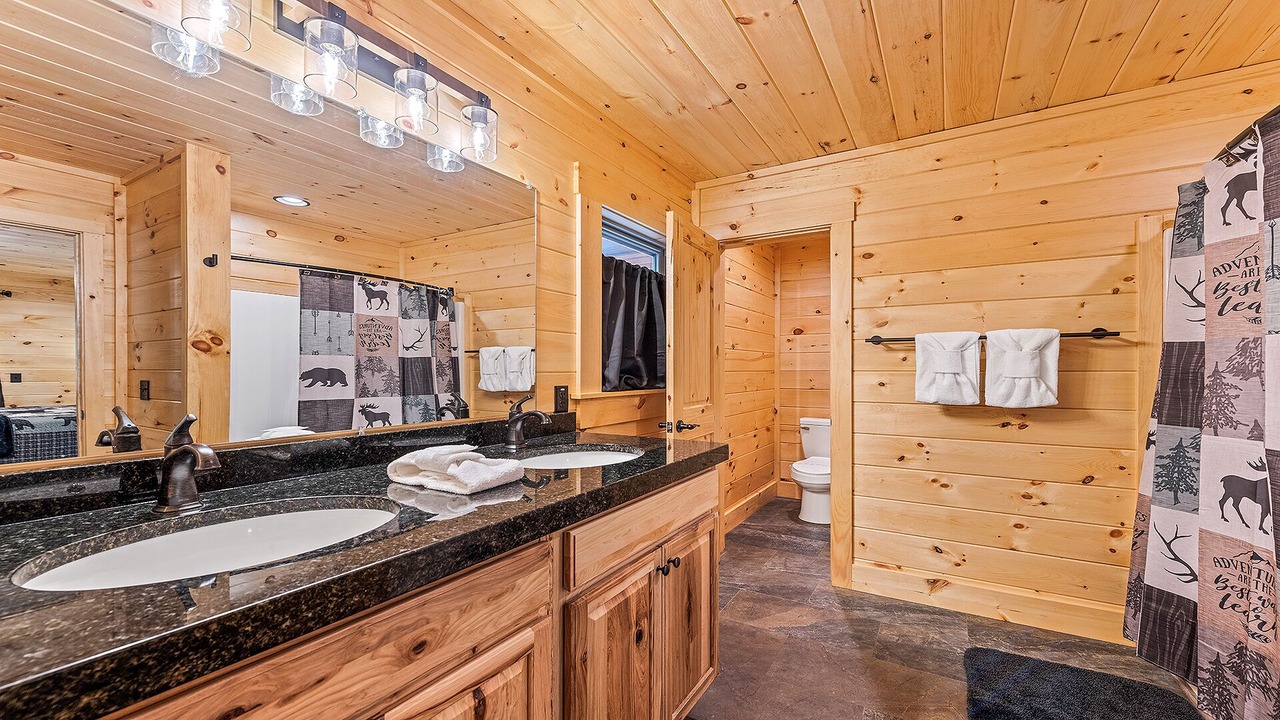 Photo of Bathroom in Maggie Valley