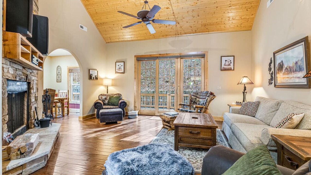 Photo of Livingroom in Waynesville