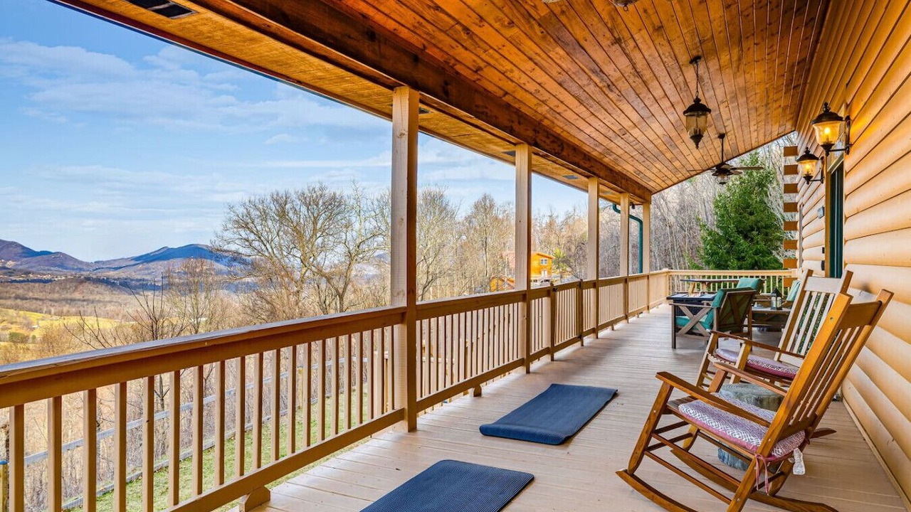 Photo of Patio Balcony in Waynesville