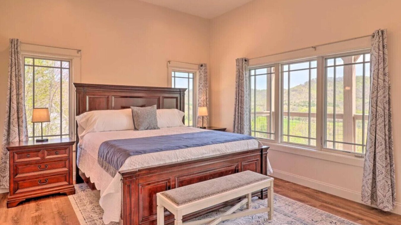 Photo of Bedroom in Candler