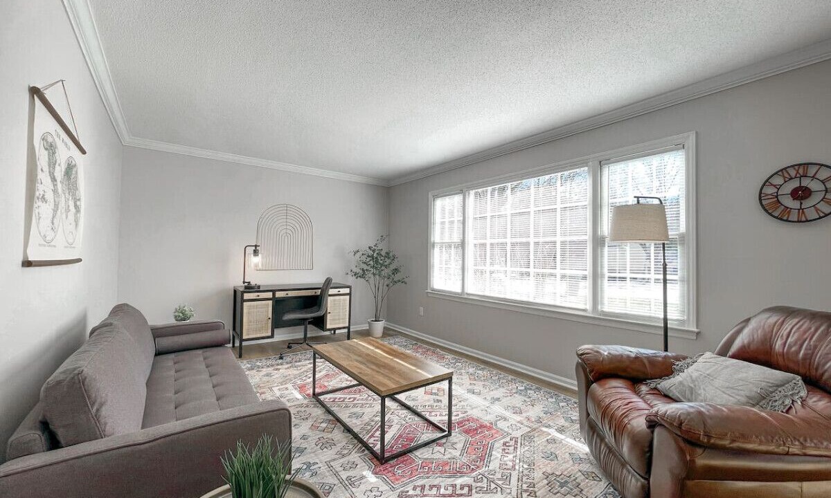 Photo of Livingroom in North Raleigh