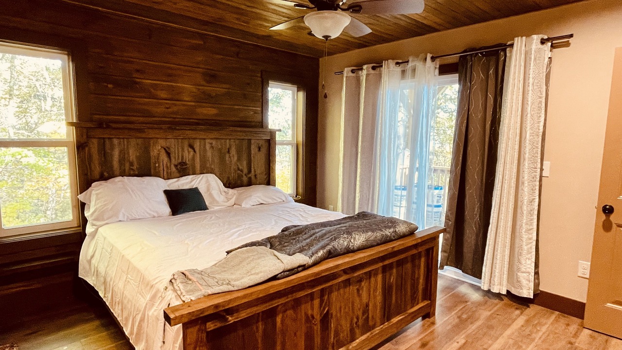 Photo of Bedroom in Maggie Valley
