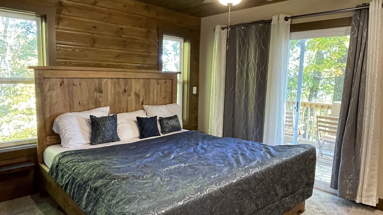 Photo of Bedroom in Maggie Valley