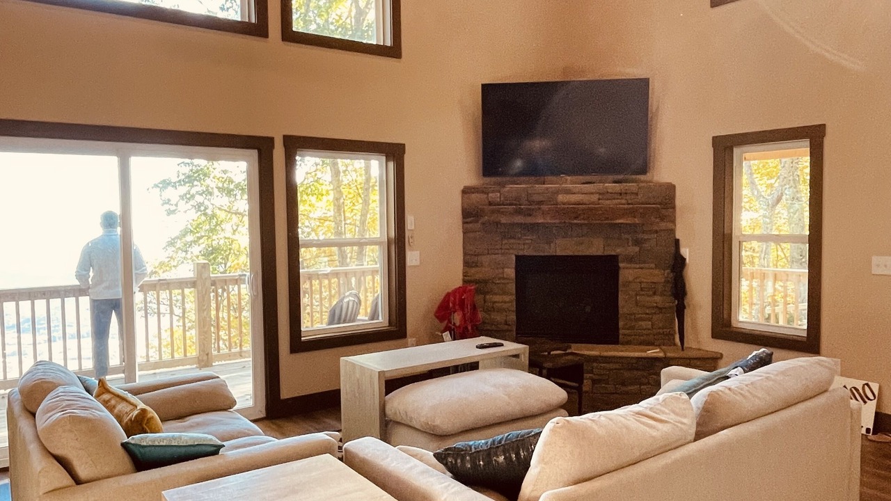 Photo of Livingroom in Maggie Valley