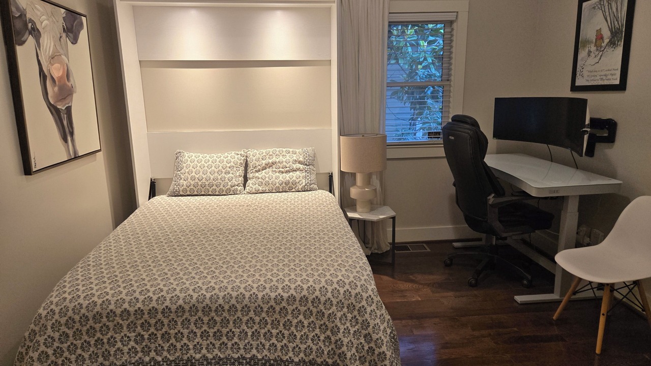 Photo of Bedroom in Historic Edgefield