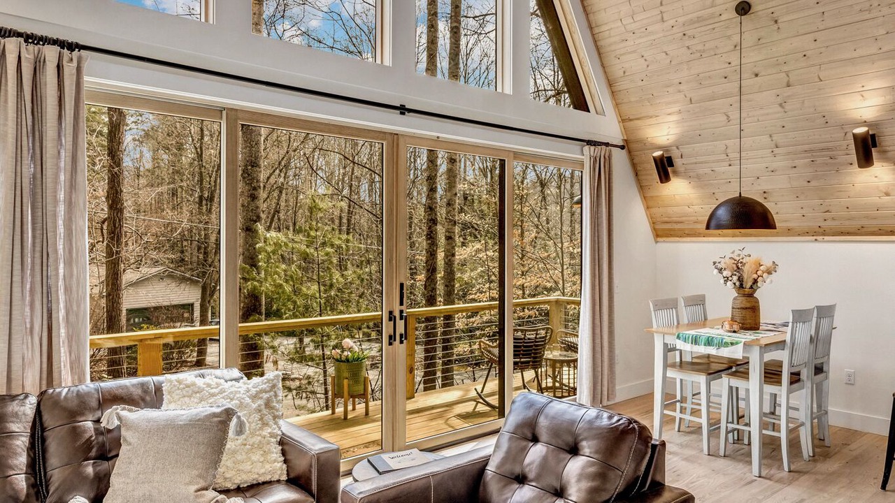 Photo of Livingroom in Swannanoa