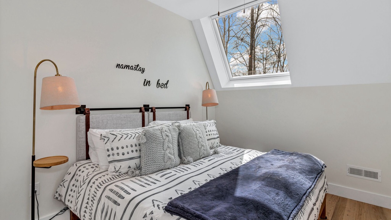 Photo of Bedroom in Swannanoa