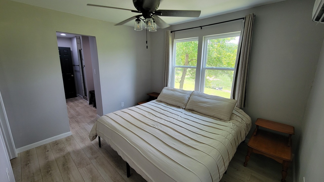 Photo of Bedroom in Crisp