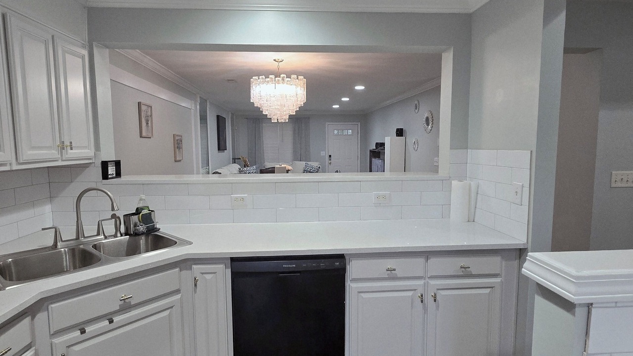 Photo of Kitchen in Davis Lake - Eastfield