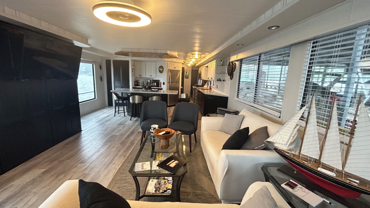 Photo of Livingroom in Steele Creek