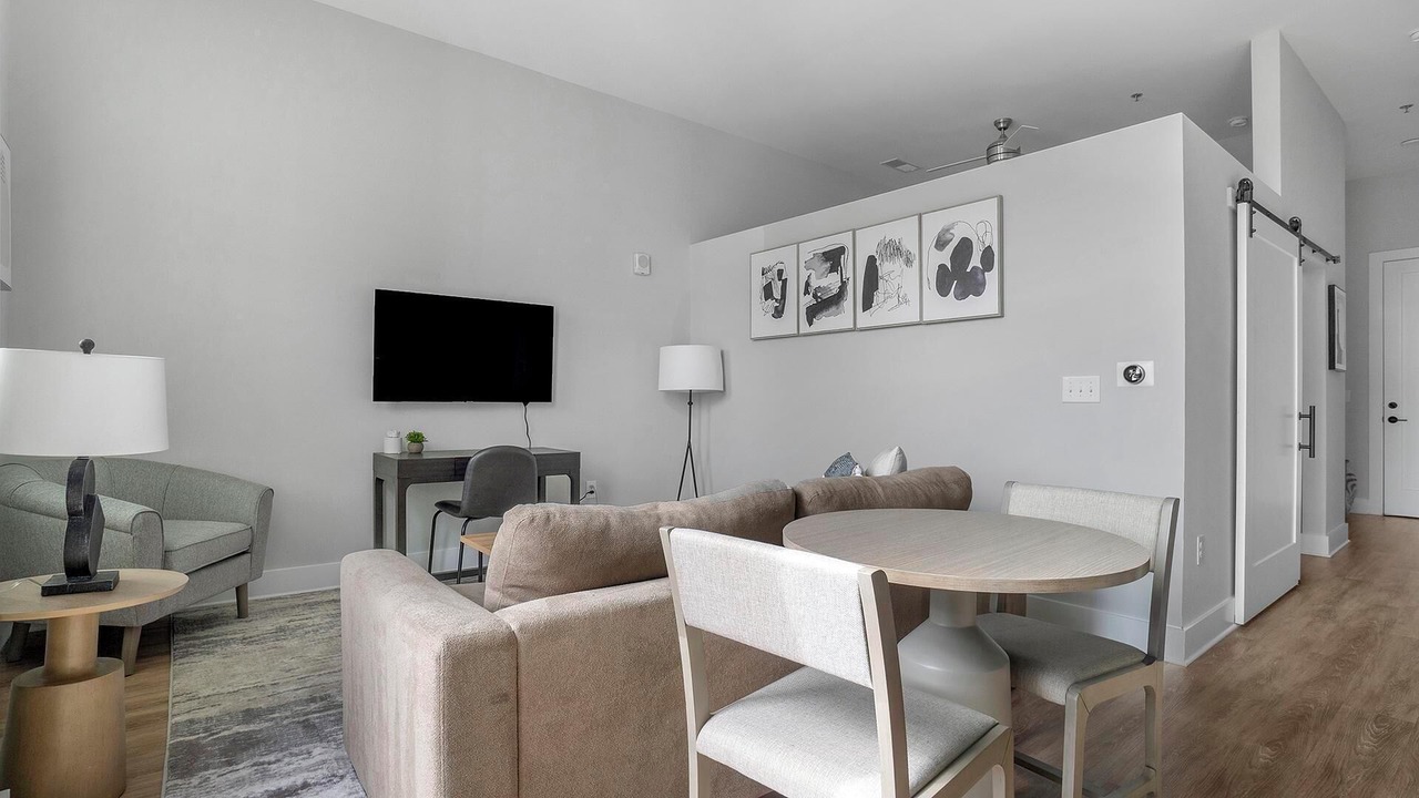 Photo of Livingroom in Downtown