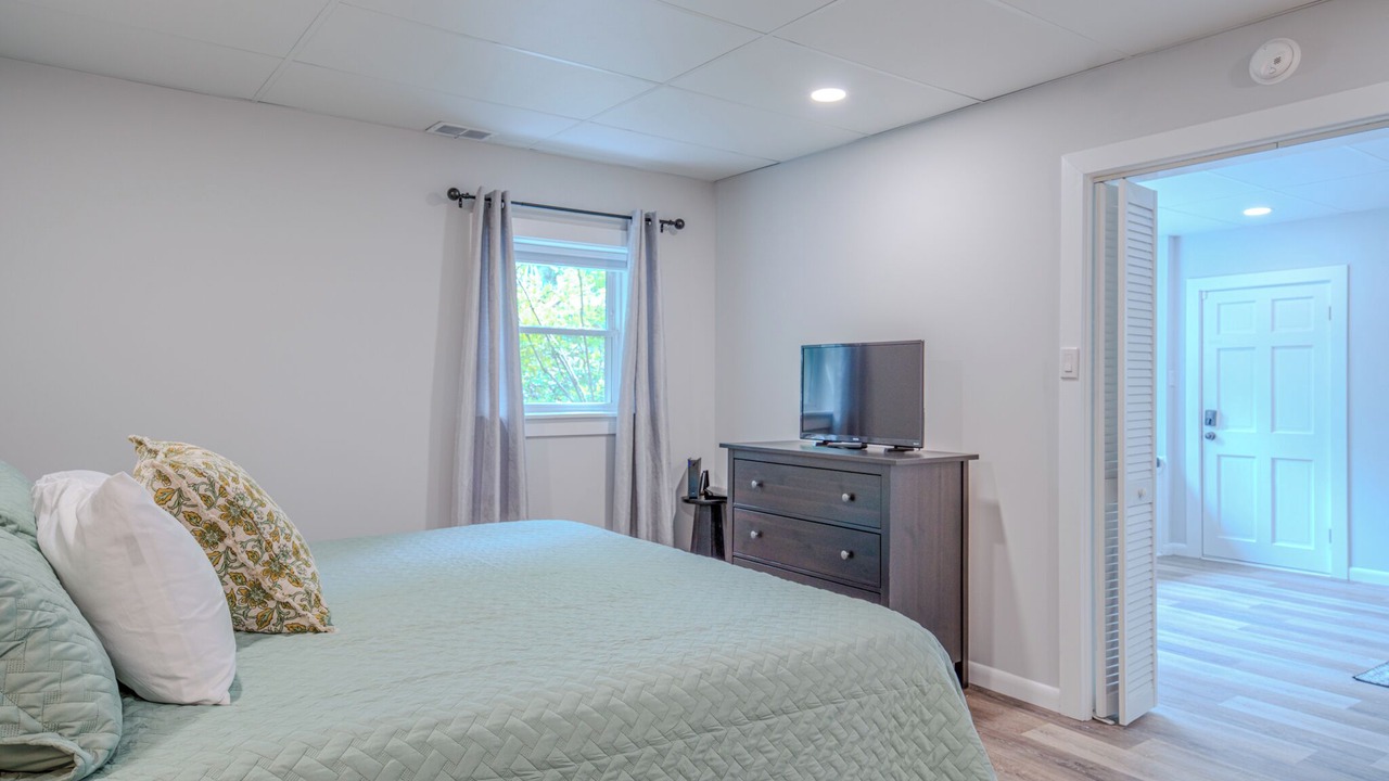 Photo of Bedroom in Weaverville