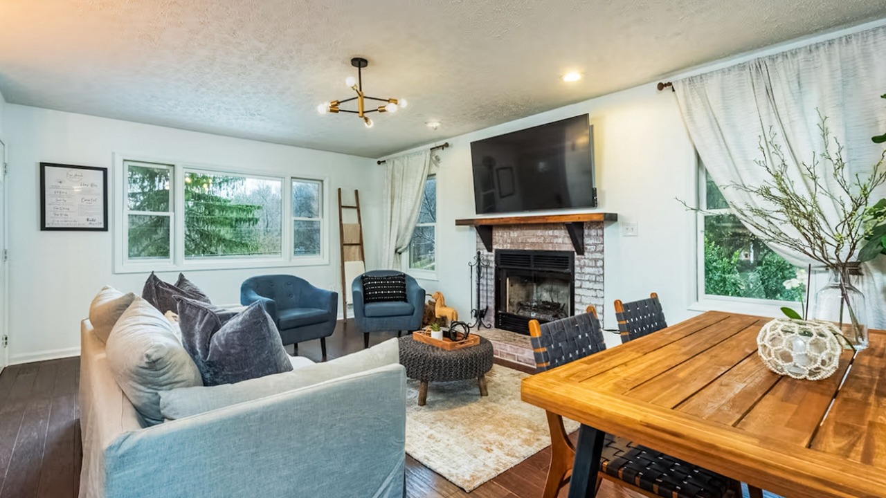 Photo of Livingroom in Royal Pines
