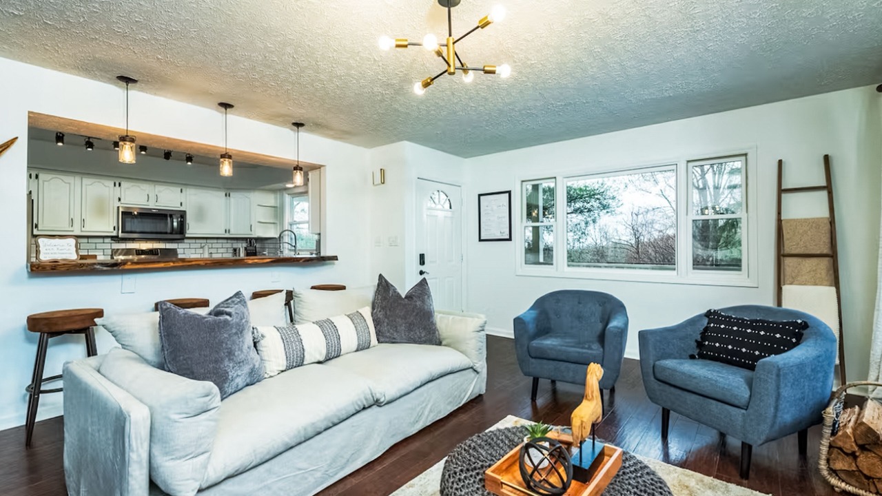 Photo of Livingroom in Royal Pines