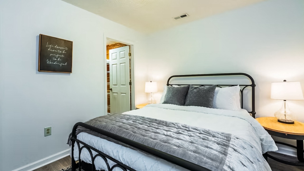 Photo of Bedroom in Royal Pines