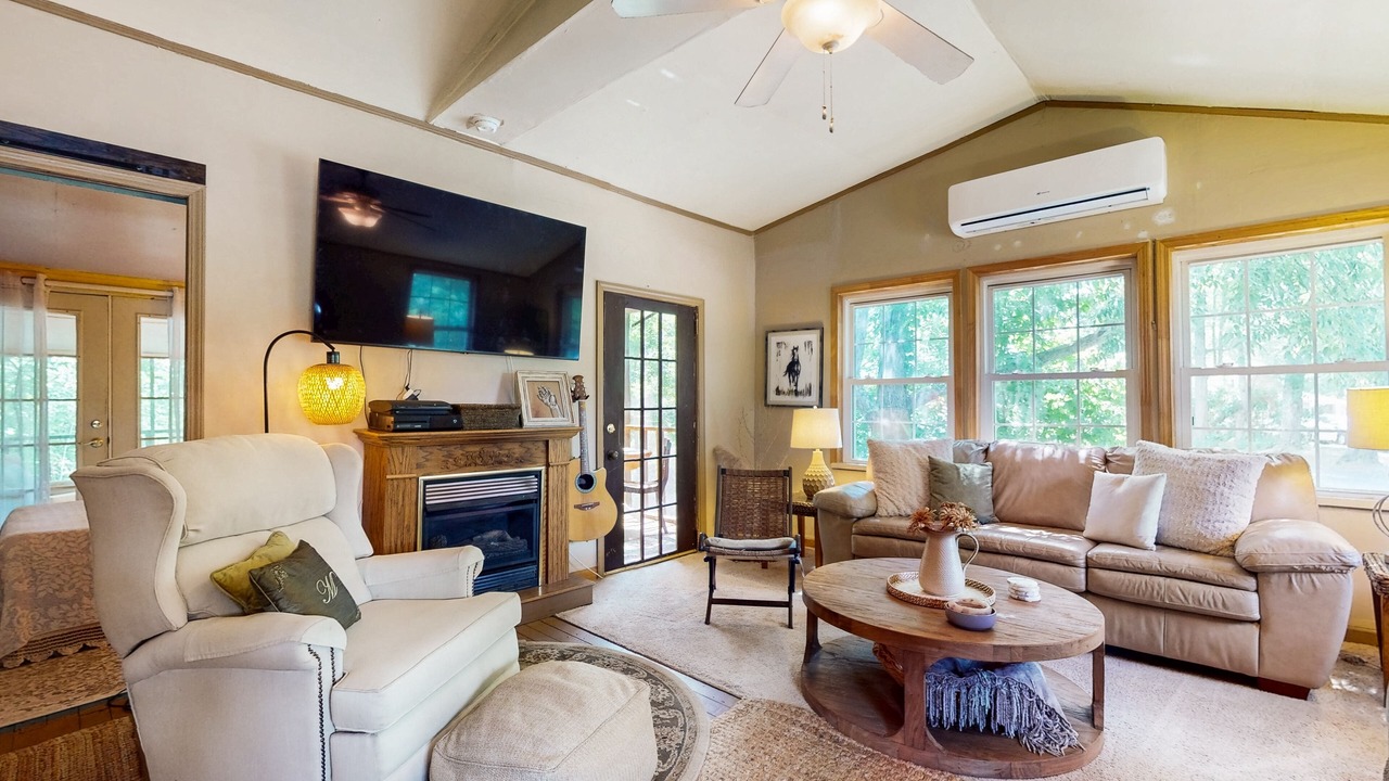 Photo of Livingroom in Lake Junaluska