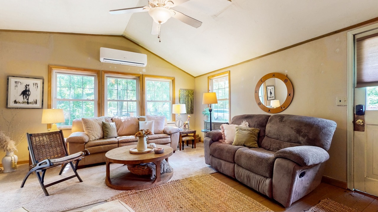 Photo of Livingroom in Lake Junaluska