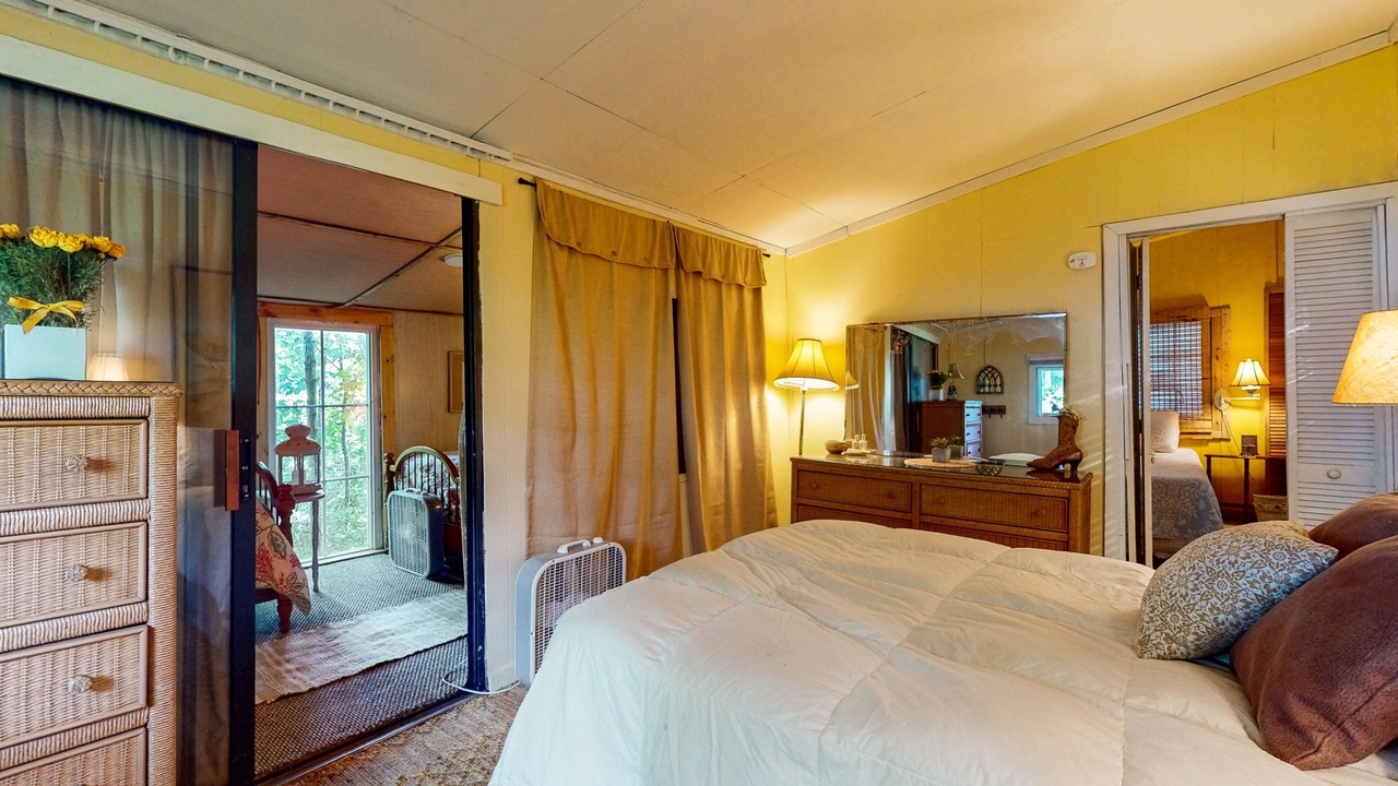 Photo of Bedroom in Lake Junaluska