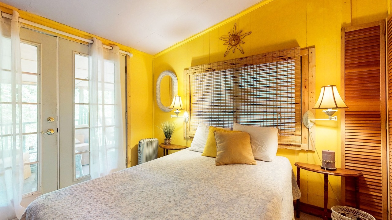 Photo of Bedroom in Lake Junaluska