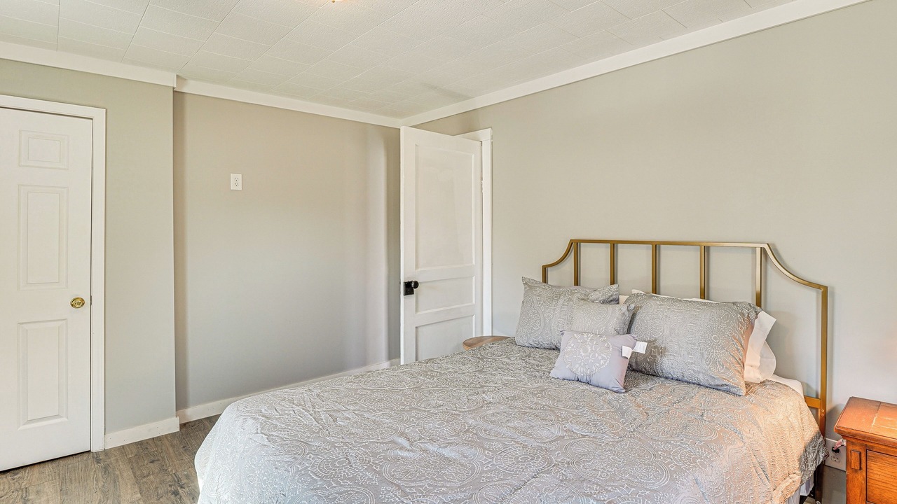 Photo of Bedroom in Roxboro