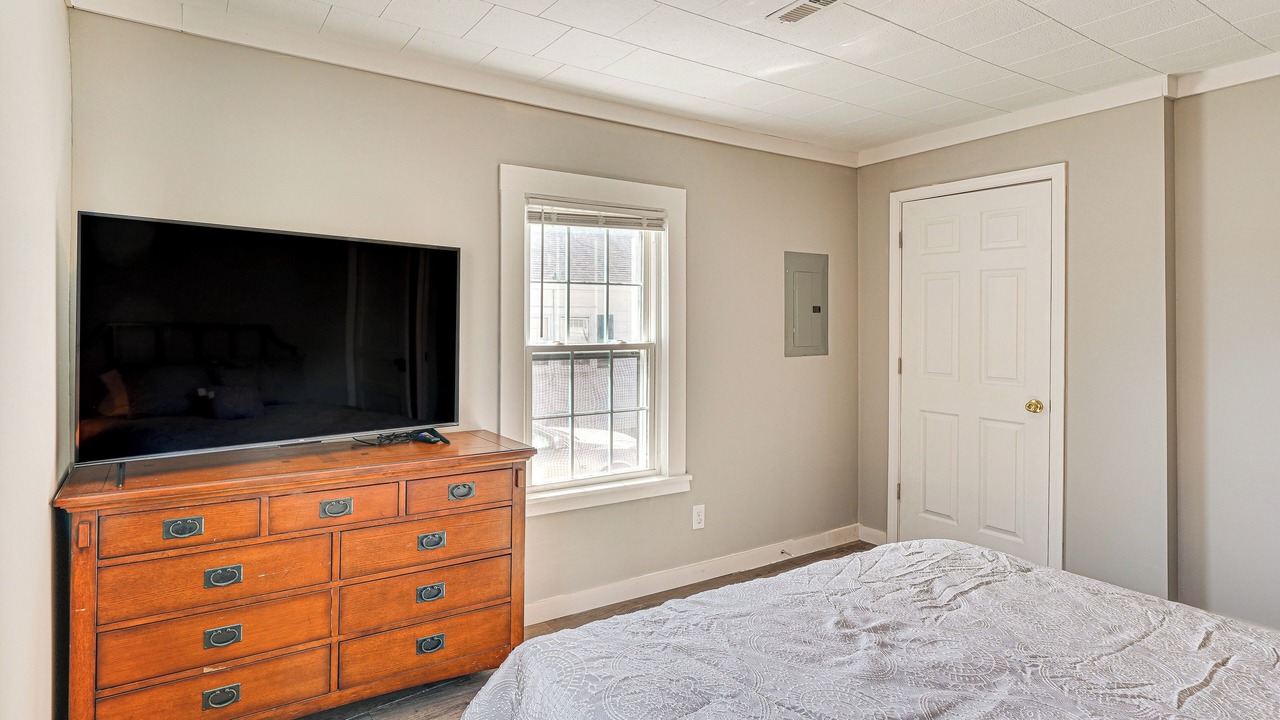 Photo of Bedroom in Roxboro
