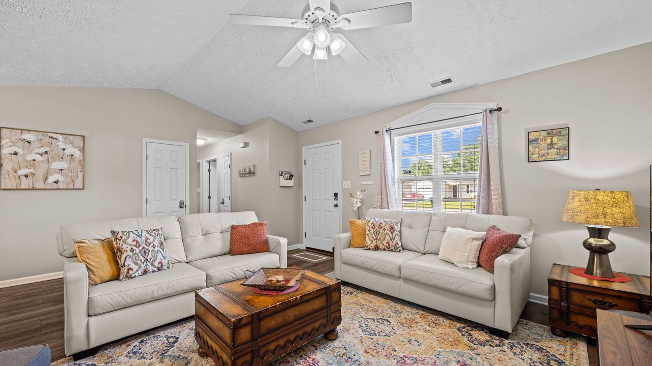 Photo of Livingroom in James City