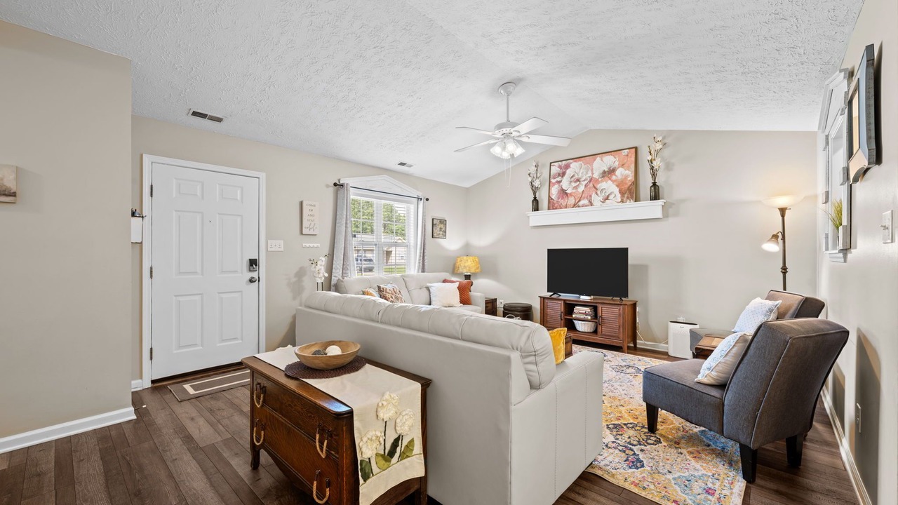 Photo of Livingroom in James City