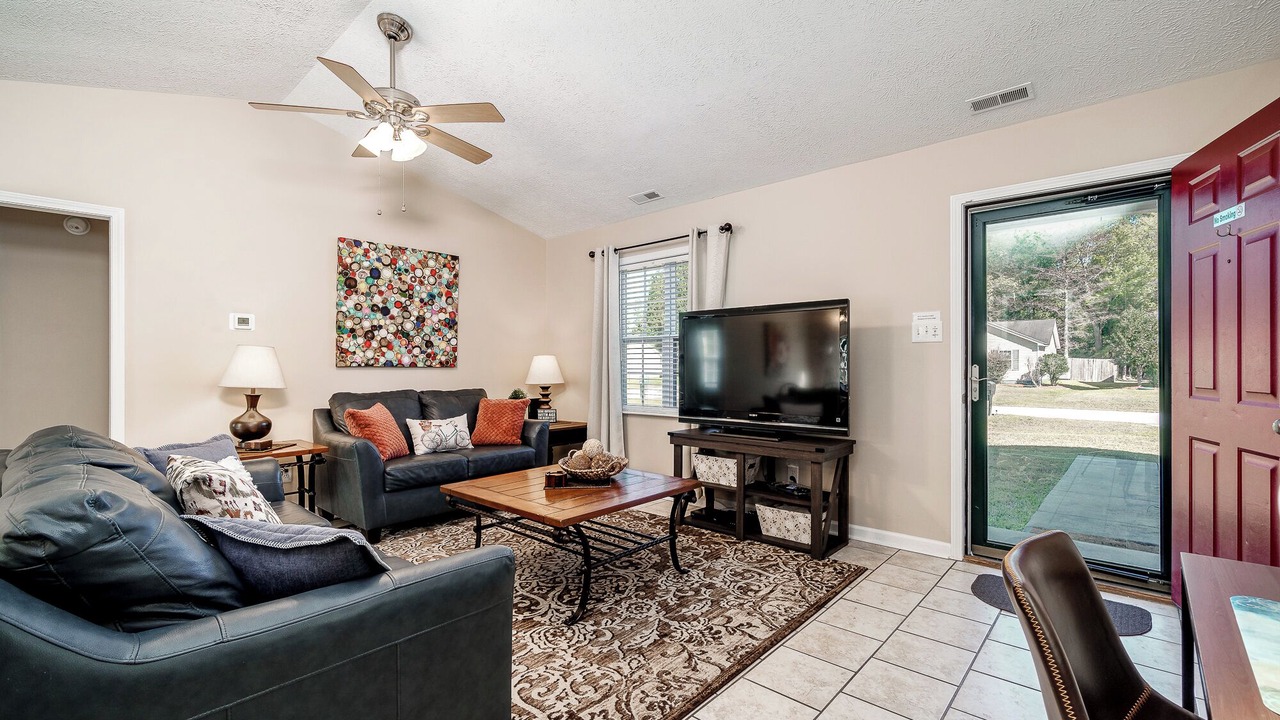 Photo of Livingroom in James City