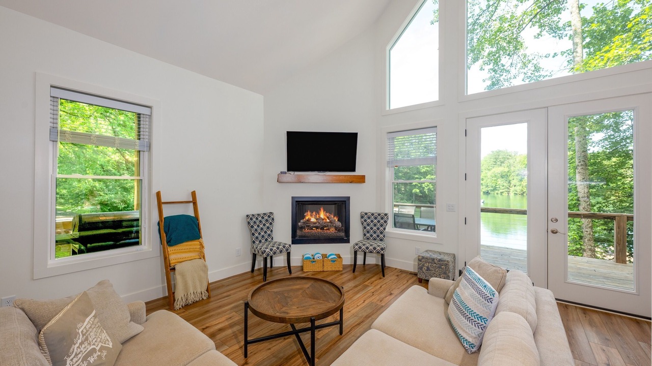Photo of Livingroom in Robbinsville