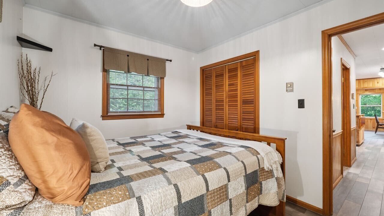 Photo of Bedroom in Newland