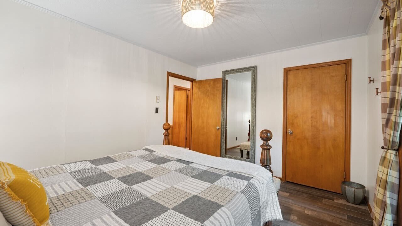 Photo of Bedroom in Newland