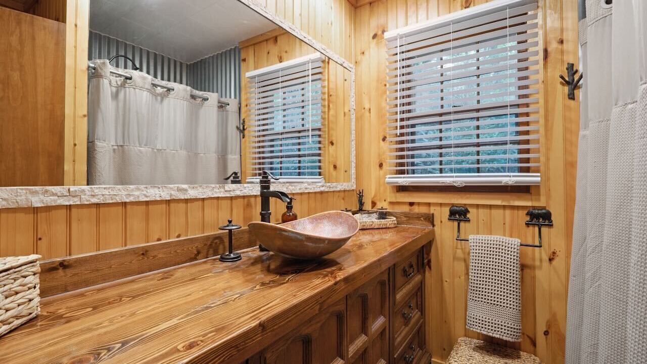 Photo of Bathroom in Newland