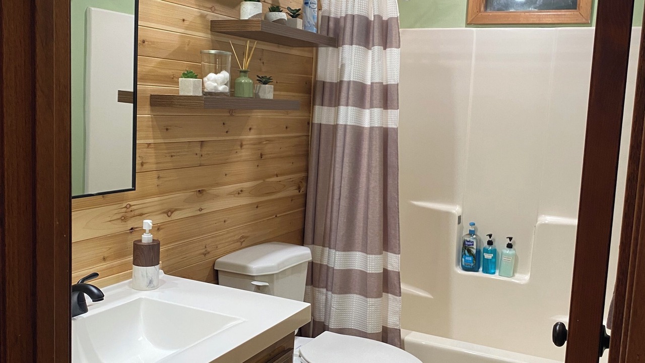Photo of Bathroom in Murphy