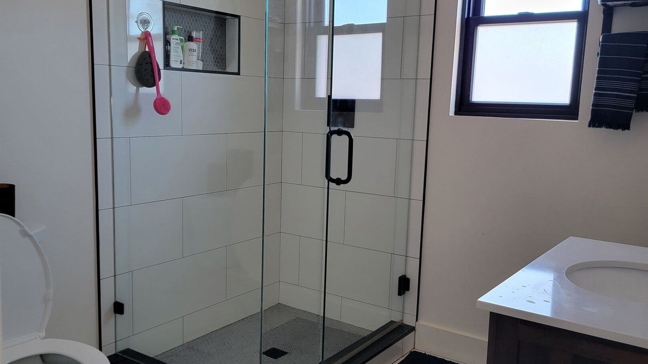 Photo of Bathroom in Old Fort